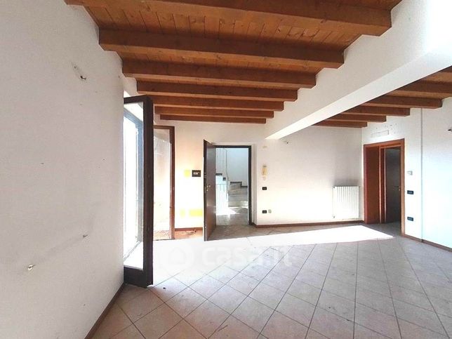 Appartamento in residenziale in Via Adami 48