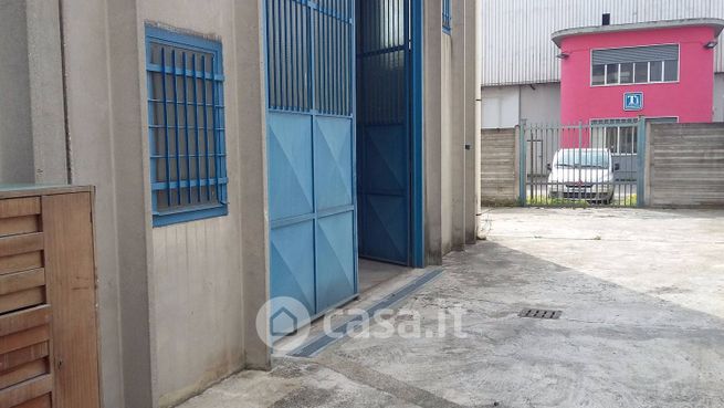 Capannone in commerciale in Via Tiepolo