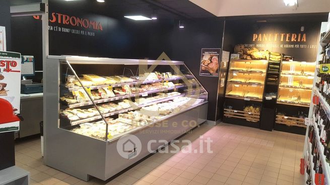 Capannone in commerciale in Via Antonio Gramsci