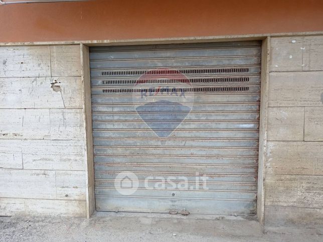 Box/posto auto in residenziale in Via Alessandro Specchi 107