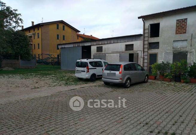 Casa bi/trifamiliare in residenziale in Via Cavinello Ovest