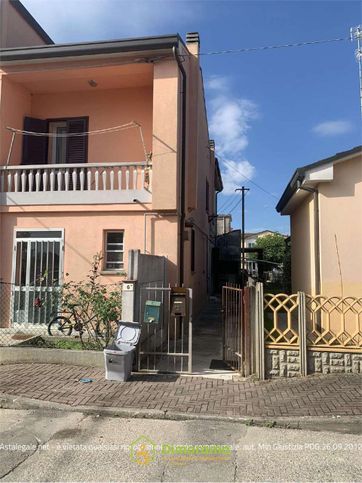 Appartamento in residenziale in Via Senio 6