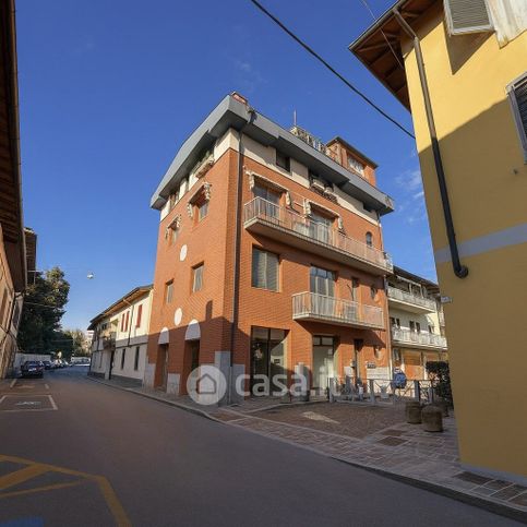Ufficio in commerciale in Via San Bernardino 8