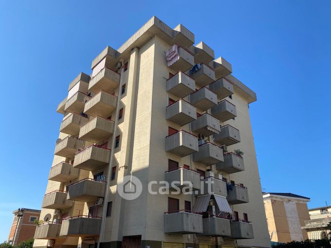 Ufficio in commerciale in Via Cristoforo Colombo 23