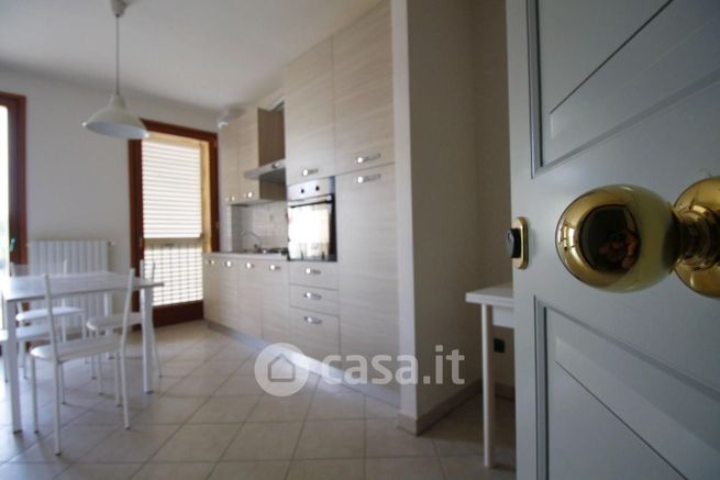 Appartamento in residenziale in Via Mario Cermenati 50059