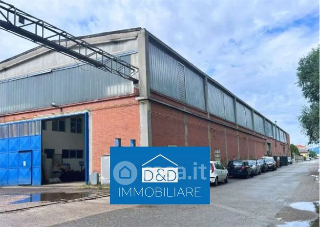 Capannone in commerciale in Via Alba 8