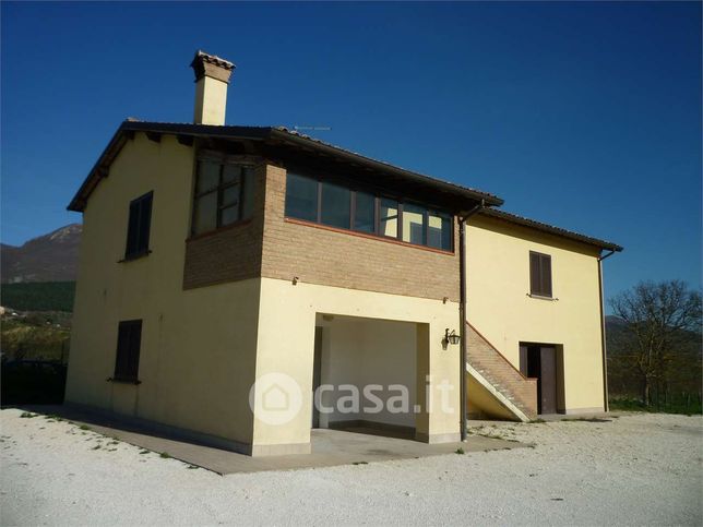 Casa indipendente in residenziale in Via Flaminia Antica