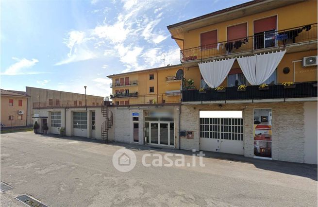 Appartamento in residenziale in Via Gardesana 87