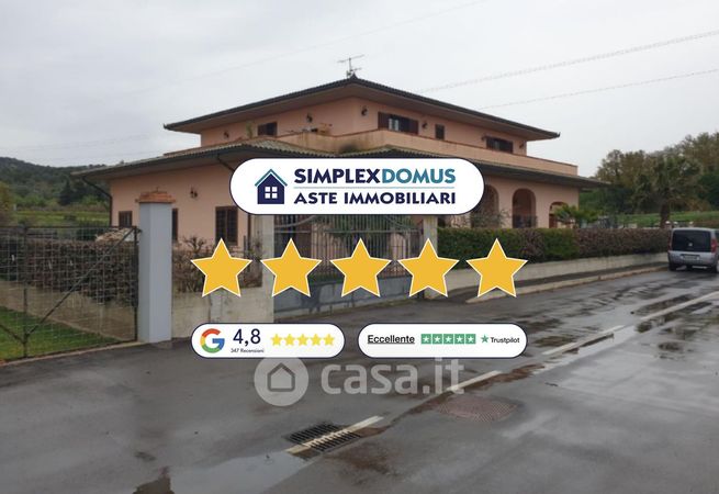 Villa in residenziale in Strada Camerone