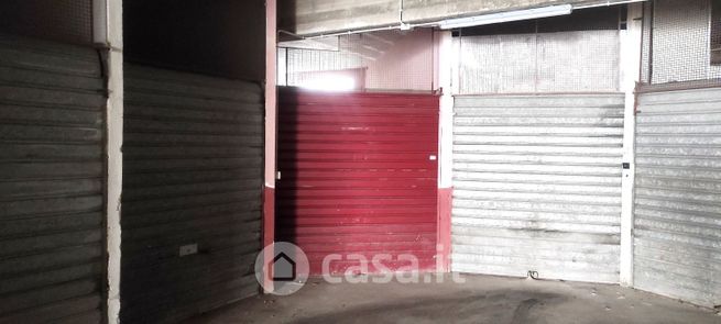 Box/posto auto in residenziale in Viale Marche 38