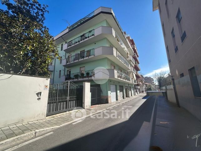 Appartamento in residenziale in Via dei Peligni 51