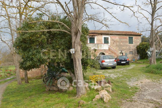 Villetta a schiera in residenziale in Via Aurelia Sud 106