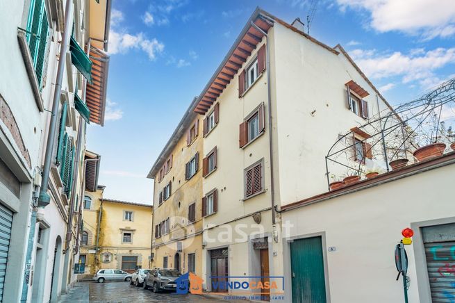 Appartamento in residenziale in Via Laura 5 R