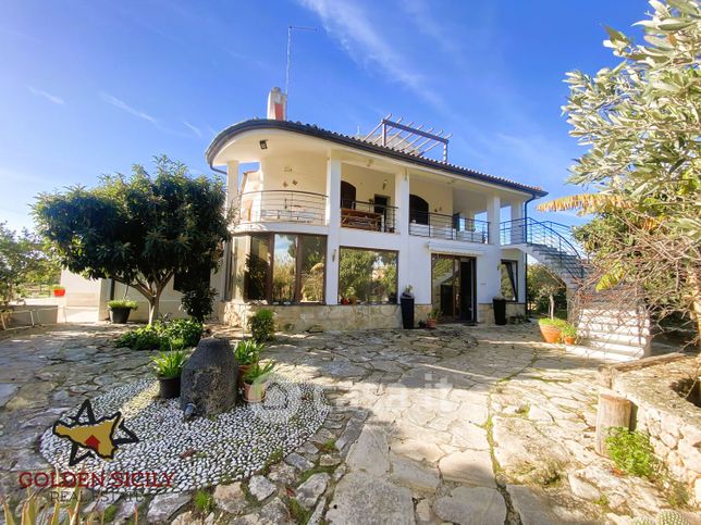 Villa in residenziale in Traversa Torre Milocca