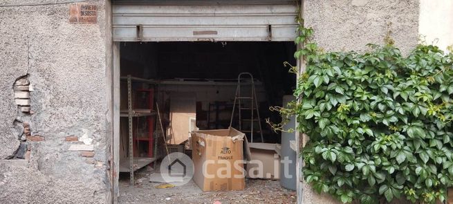 Box/posto auto in residenziale in Via Rocche 1