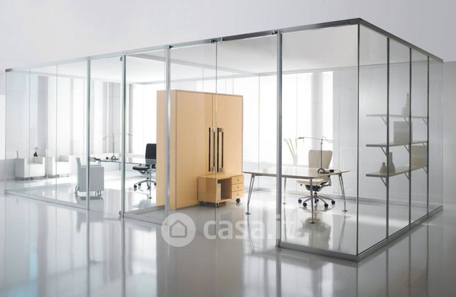 Ufficio in commerciale in 