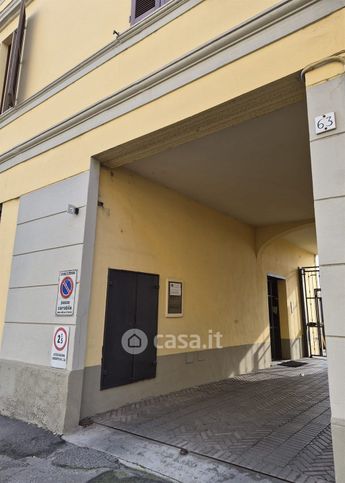 Box/posto auto in residenziale in Via del Giordano 63