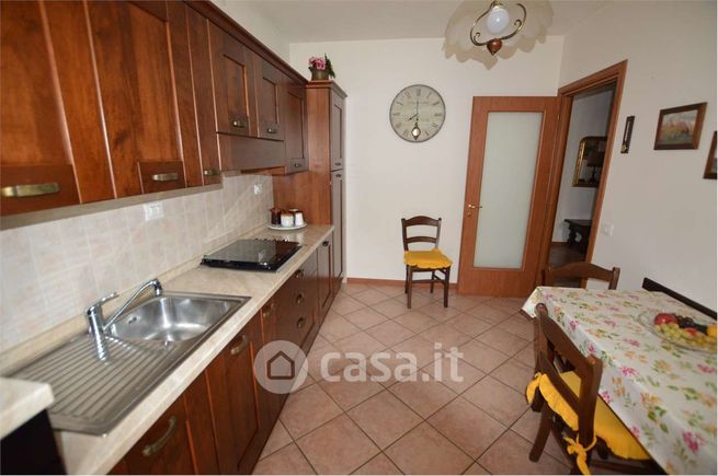 Appartamento in residenziale in Via Cesare Battisti