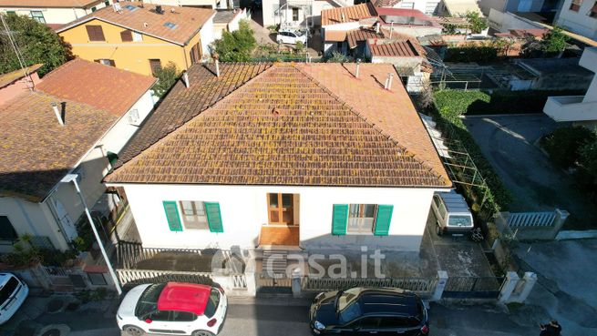 Villa in residenziale in Via Duccio Galimberti 10