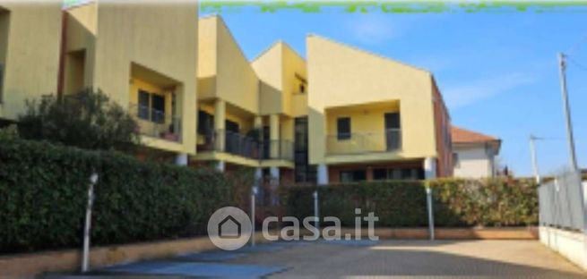 Box/posto auto in residenziale in Via Alpi Carniche