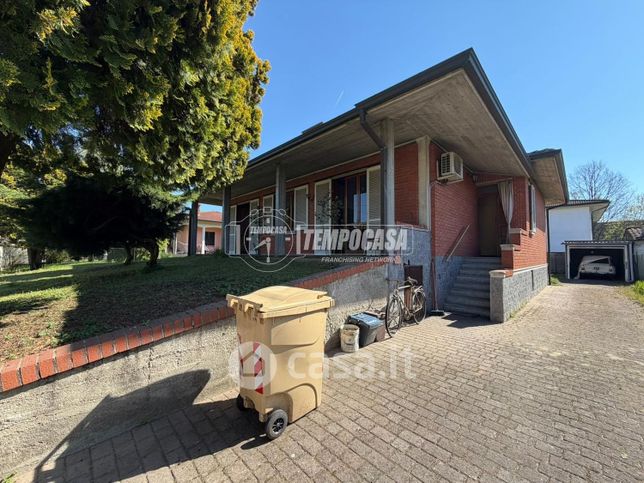 Villa in residenziale in Via Liguria 5