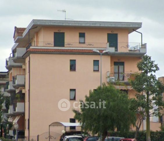 Appartamento in residenziale in Via Lazio 3