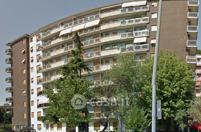 Appartamento in residenziale in Via Alfonso Capecelatro 81