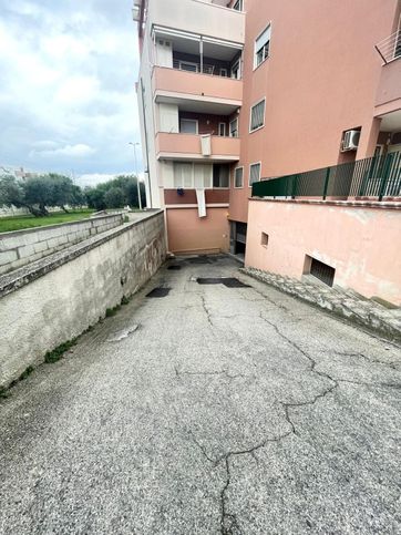 Garage/posto auto in residenziale in Via Jones Melvin 85