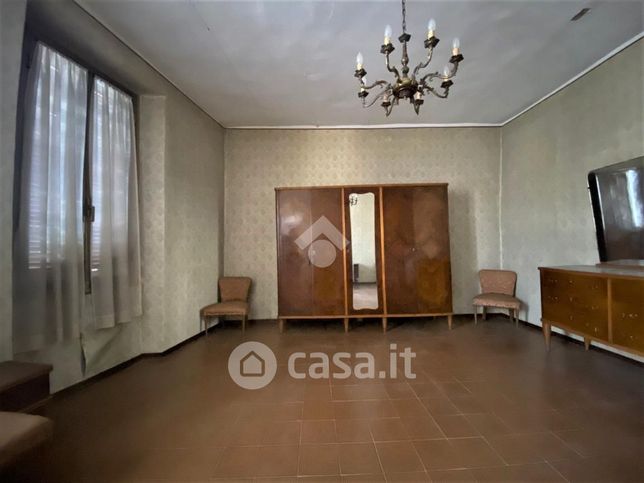 Casa bi/trifamiliare in residenziale in Via Manzoni 16