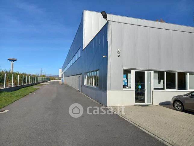 Capannone in commerciale in Via Baldanzese