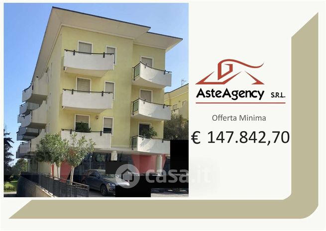 Appartamento in residenziale in Via Ischia 273