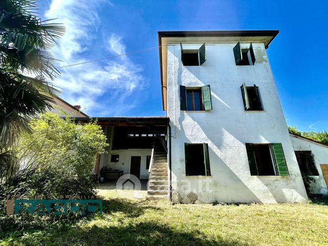 Rustico/casale in residenziale in 