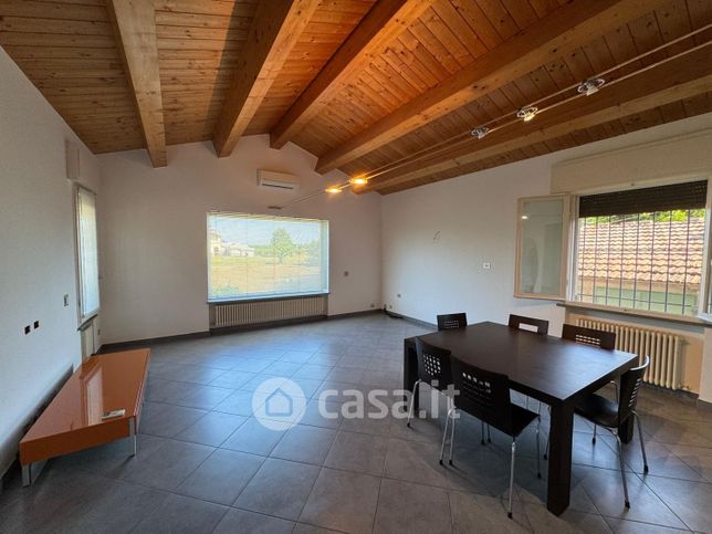Casa indipendente in residenziale in Via Bertaccini 22