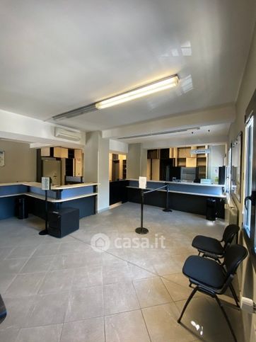 Ufficio in commerciale in 
