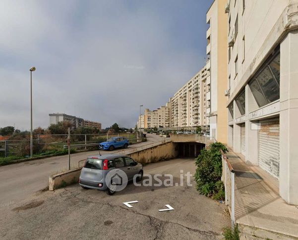 Box/posto auto in residenziale in Piazza Giambattista Tedesco 17