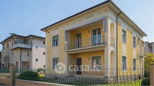Villa in residenziale in Via Stretta