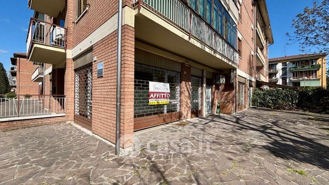 Ufficio in commerciale in 