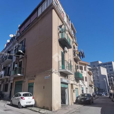 Appartamento in residenziale in Via Napolitani 7