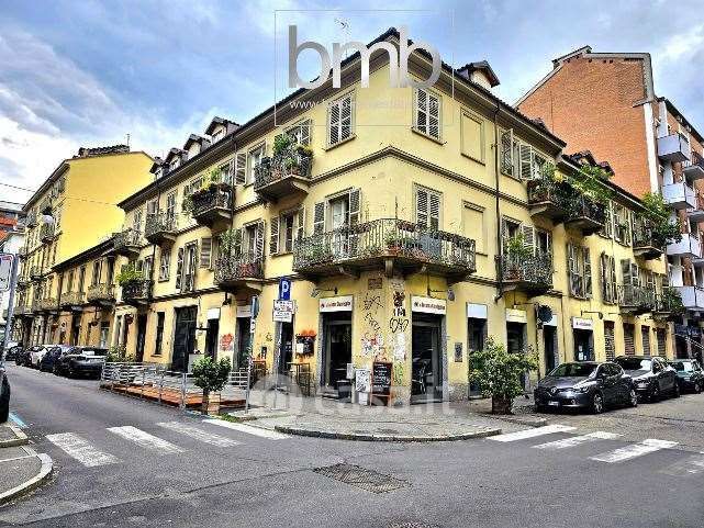 Attività/licenza (con o senza mura) in commerciale in Via Giuseppe Baretti 16/E