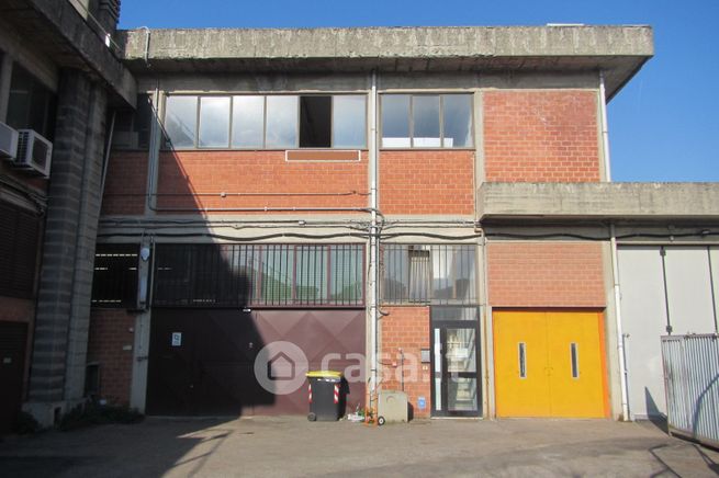 Capannone in commerciale in Via San Morese 8