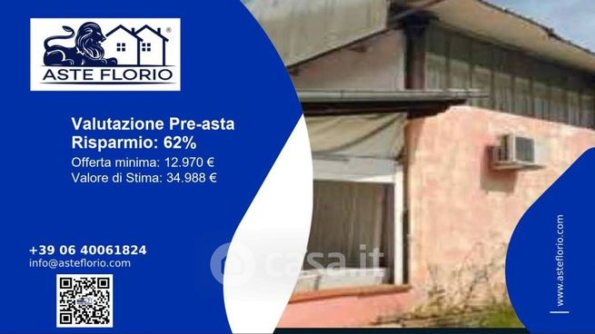 Capannone in commerciale in Via Tofe