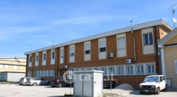 Capannone in commerciale in Via Malvezza