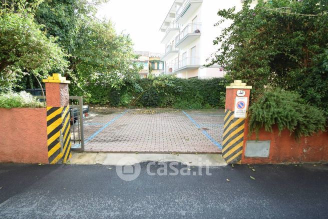 Garage/posto auto in residenziale in Via Lombardi e Rossignoli