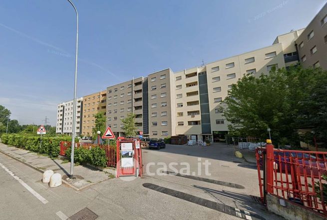 Appartamento in residenziale in Via Luigi Bay 26