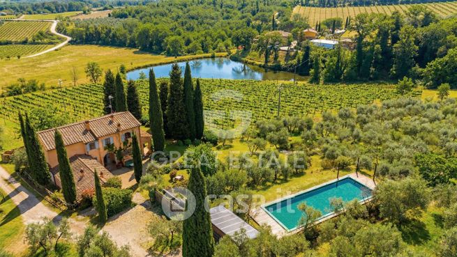 Rustico/casale in residenziale in Via Senese