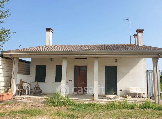 Casa indipendente in residenziale in Strada dei Piovini