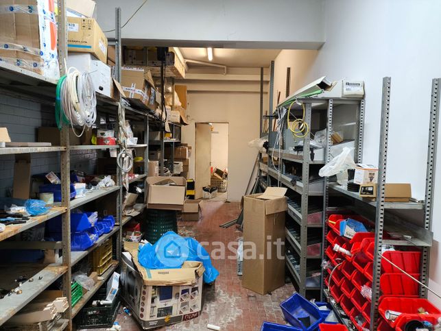 Capannone in commerciale in Piazza Giuseppe Giusti 55