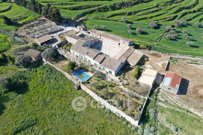 Villa in residenziale in Via Degli Artigiani 58