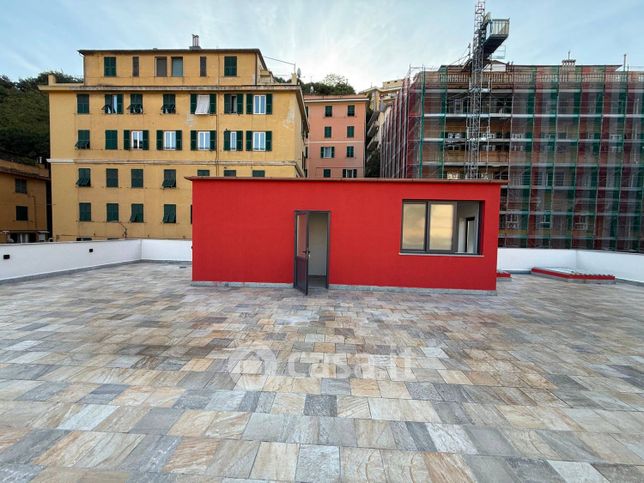 Attivitã /licenza (con o senza mura) in commerciale in Piazzale Parenzo 51