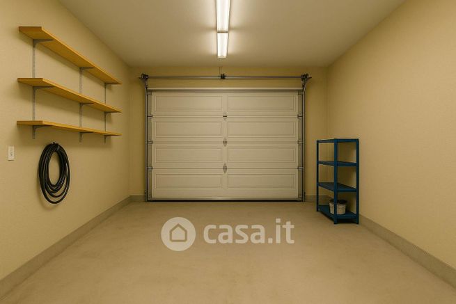 Box/posto auto in residenziale in Via Salvatore Sassi